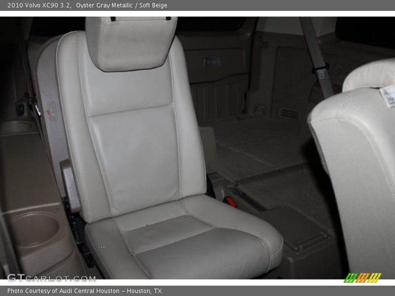 Oyster Gray Metallic / Soft Beige 2010 Volvo XC90 3.2