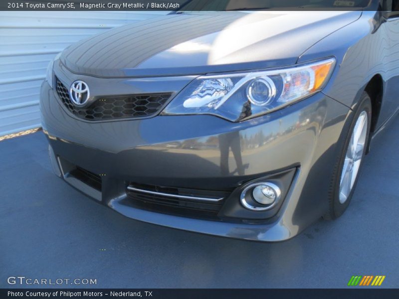 Magnetic Gray Metallic / Black/Ash 2014 Toyota Camry SE