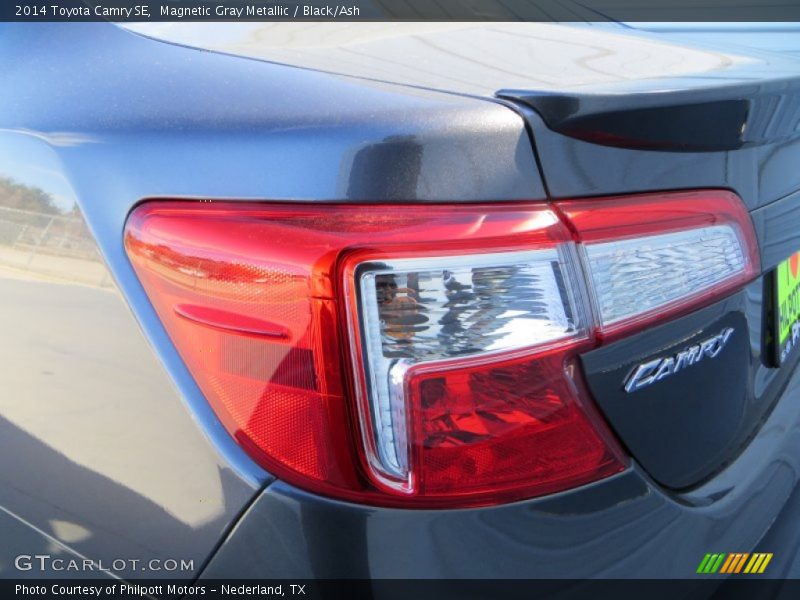 Magnetic Gray Metallic / Black/Ash 2014 Toyota Camry SE