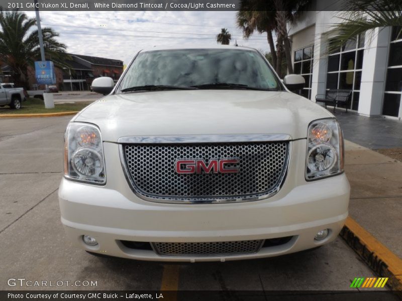White Diamond Tintcoat / Cocoa/Light Cashmere 2011 GMC Yukon XL Denali