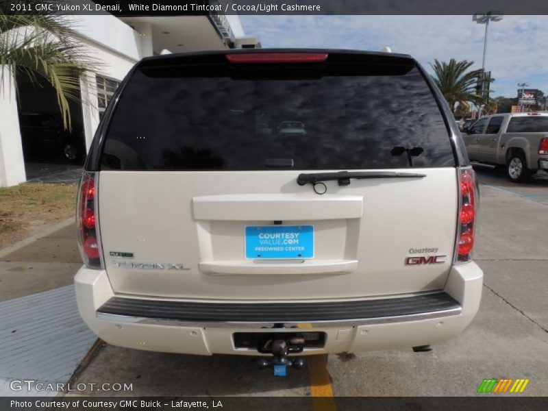 White Diamond Tintcoat / Cocoa/Light Cashmere 2011 GMC Yukon XL Denali