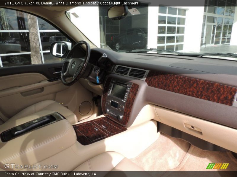 White Diamond Tintcoat / Cocoa/Light Cashmere 2011 GMC Yukon XL Denali