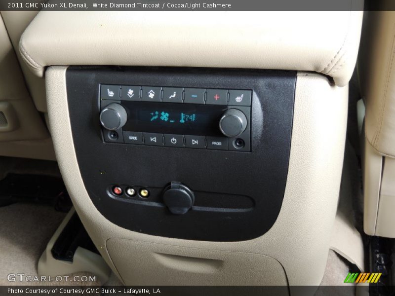 White Diamond Tintcoat / Cocoa/Light Cashmere 2011 GMC Yukon XL Denali