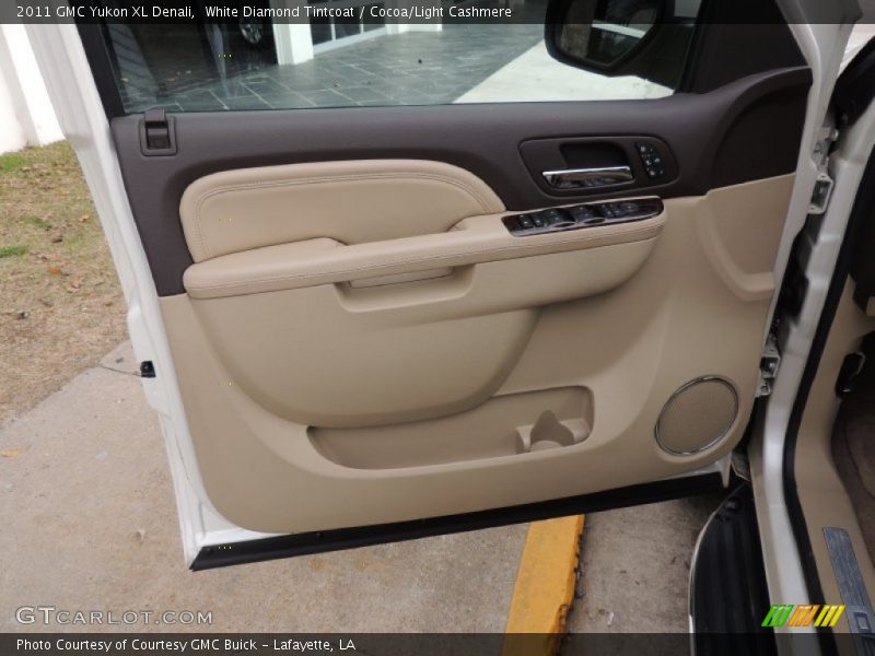 White Diamond Tintcoat / Cocoa/Light Cashmere 2011 GMC Yukon XL Denali