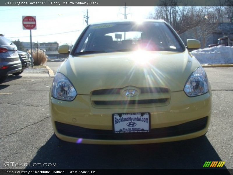 Mellow Yellow / Black 2010 Hyundai Accent GS 3 Door