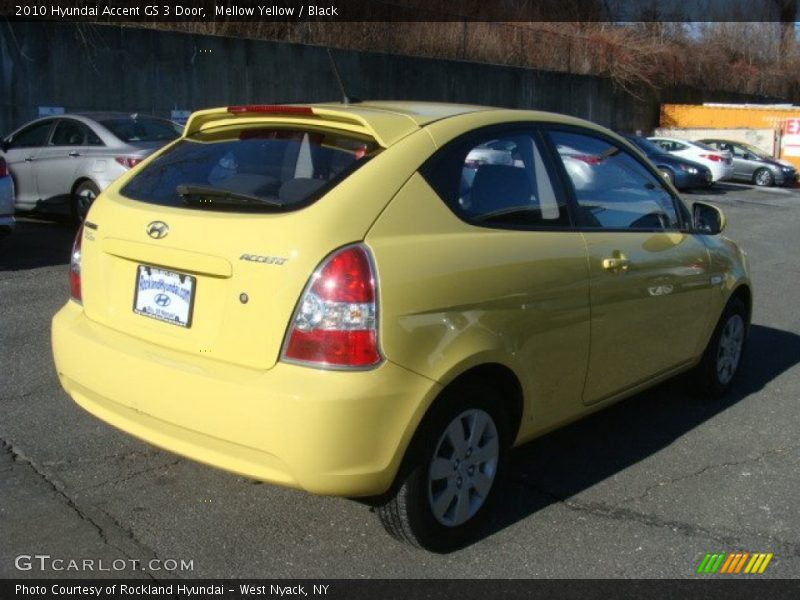 Mellow Yellow / Black 2010 Hyundai Accent GS 3 Door