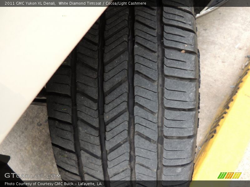 White Diamond Tintcoat / Cocoa/Light Cashmere 2011 GMC Yukon XL Denali