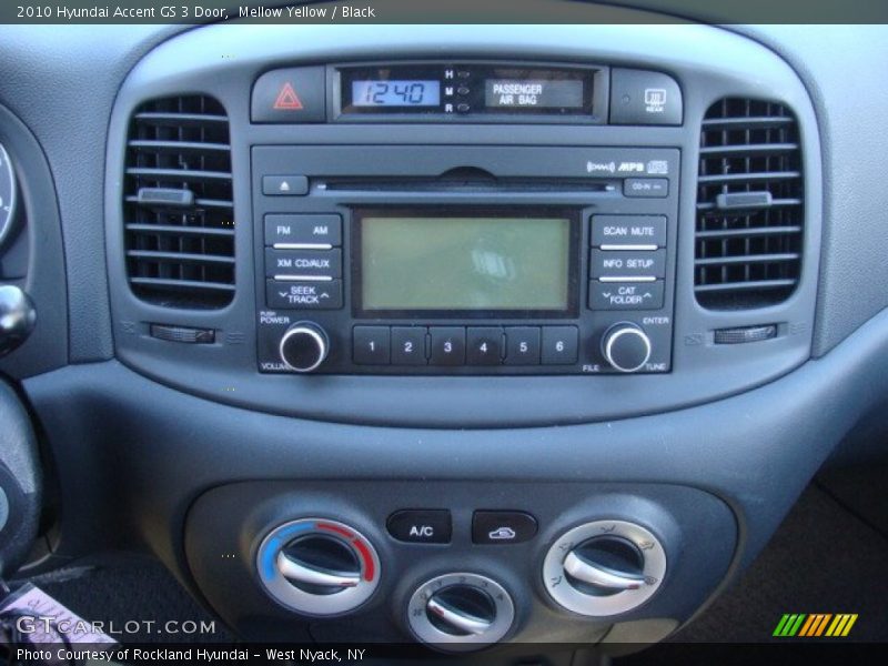 Mellow Yellow / Black 2010 Hyundai Accent GS 3 Door