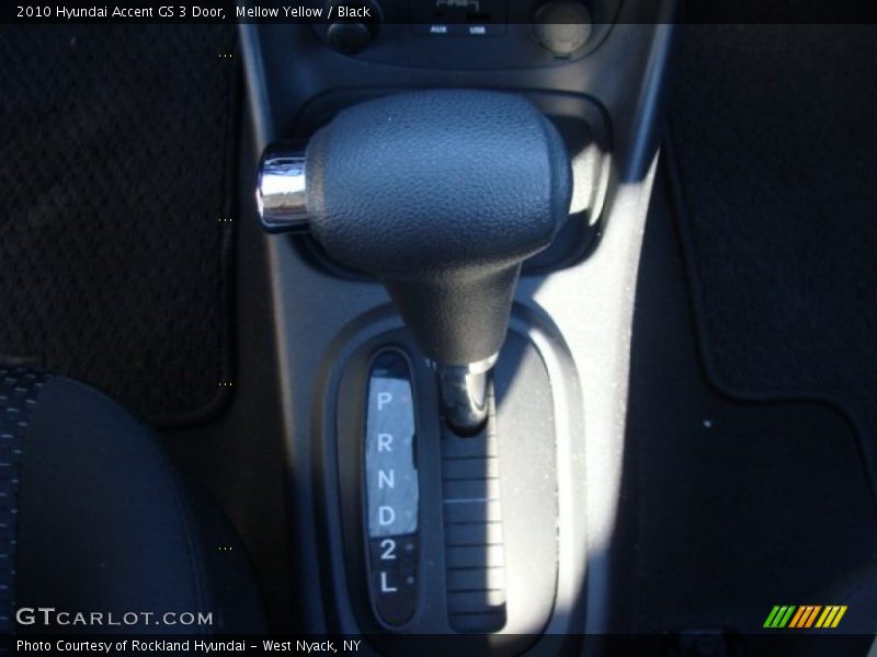 Mellow Yellow / Black 2010 Hyundai Accent GS 3 Door