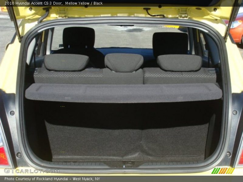 Mellow Yellow / Black 2010 Hyundai Accent GS 3 Door