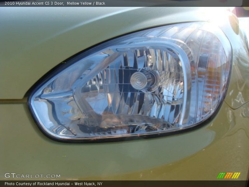 Mellow Yellow / Black 2010 Hyundai Accent GS 3 Door