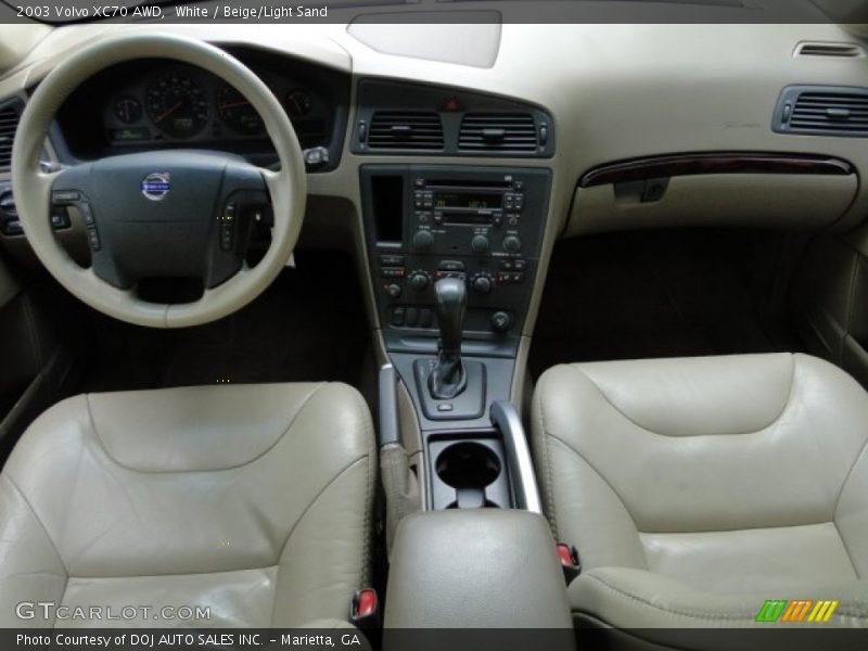 White / Beige/Light Sand 2003 Volvo XC70 AWD