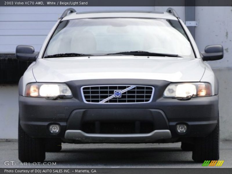 White / Beige/Light Sand 2003 Volvo XC70 AWD