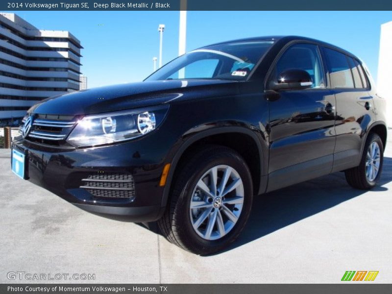Deep Black Metallic / Black 2014 Volkswagen Tiguan SE