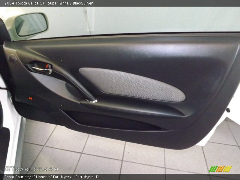 Super White / Black/Silver 2004 Toyota Celica GT