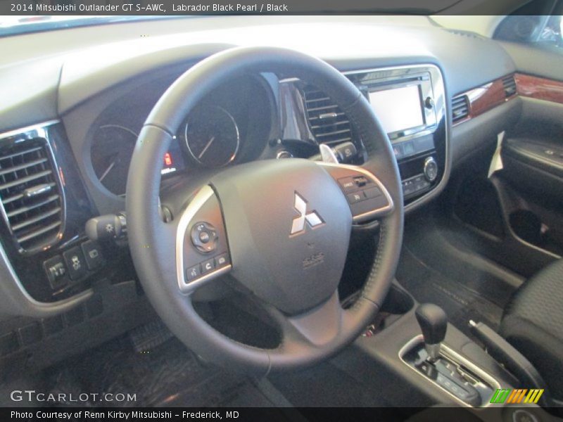 Dashboard of 2014 Outlander GT S-AWC