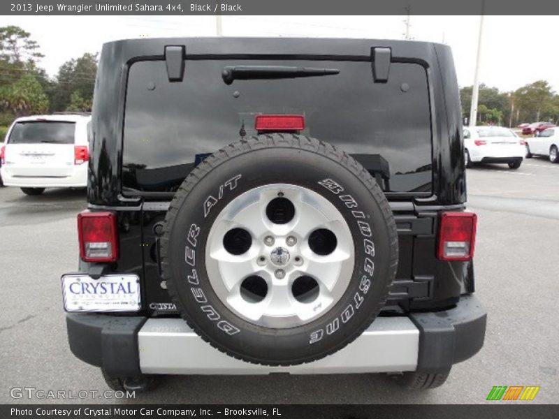 Black / Black 2013 Jeep Wrangler Unlimited Sahara 4x4