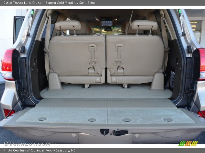  2010 Land Cruiser  Trunk