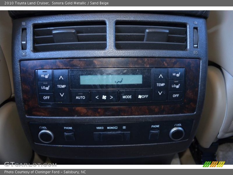 Controls of 2010 Land Cruiser 