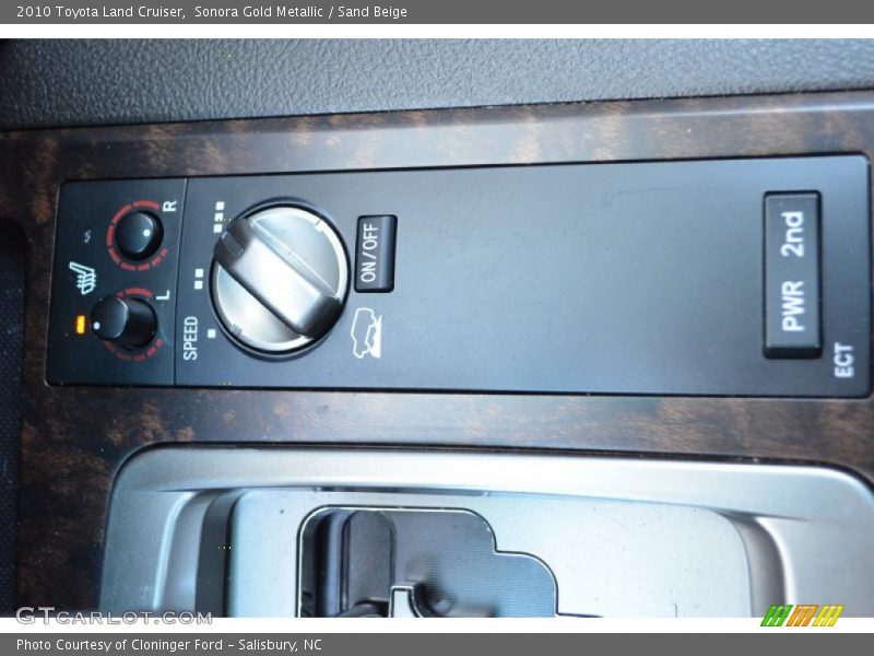 Controls of 2010 Land Cruiser 