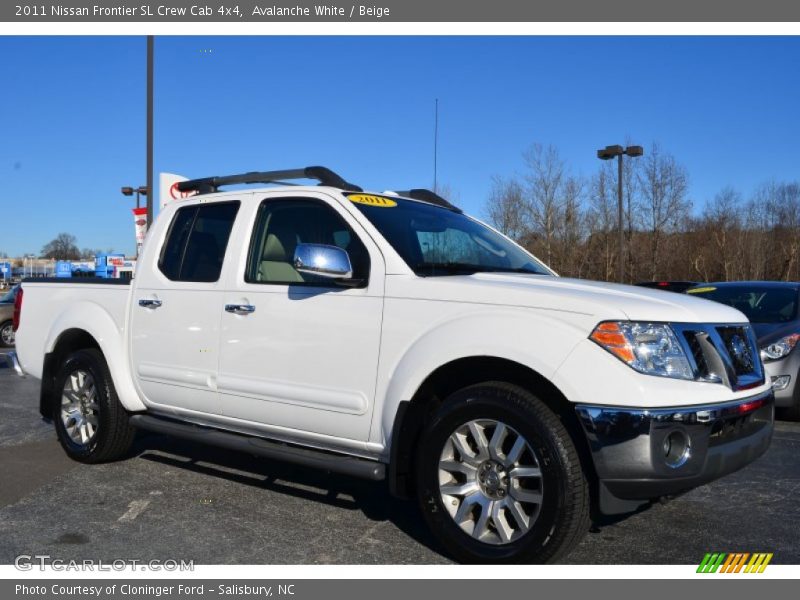 Front 3/4 View of 2011 Frontier SL Crew Cab 4x4