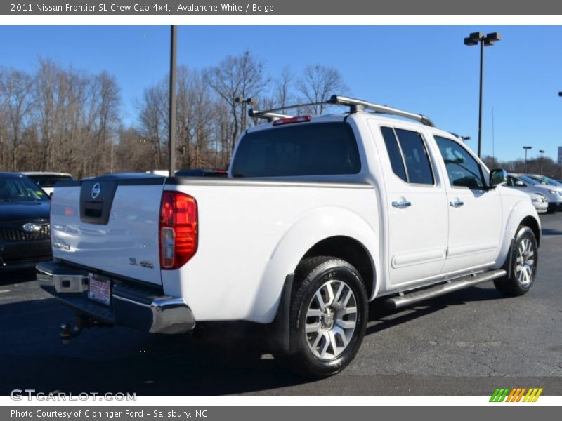 Avalanche White / Beige 2011 Nissan Frontier SL Crew Cab 4x4