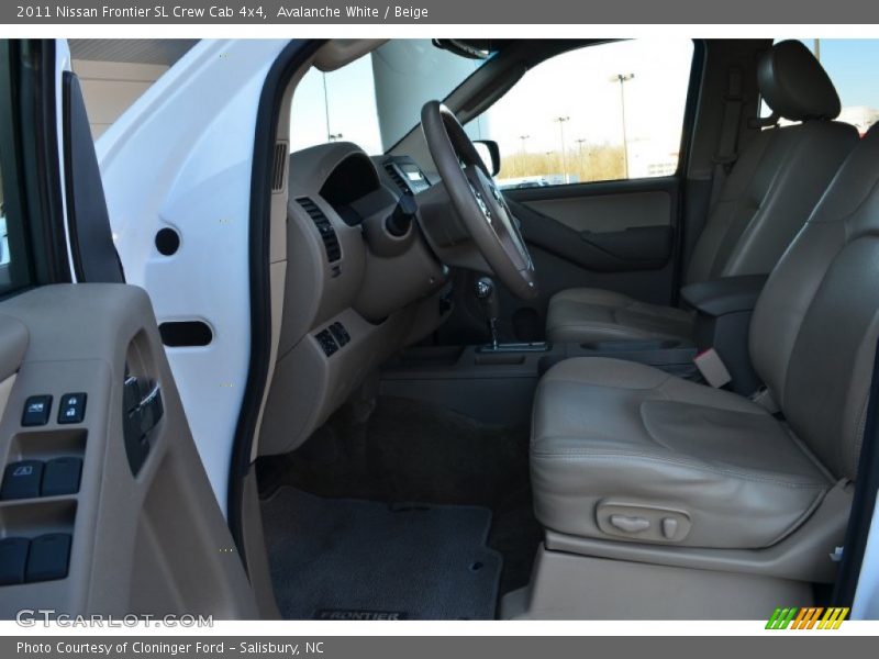 Avalanche White / Beige 2011 Nissan Frontier SL Crew Cab 4x4