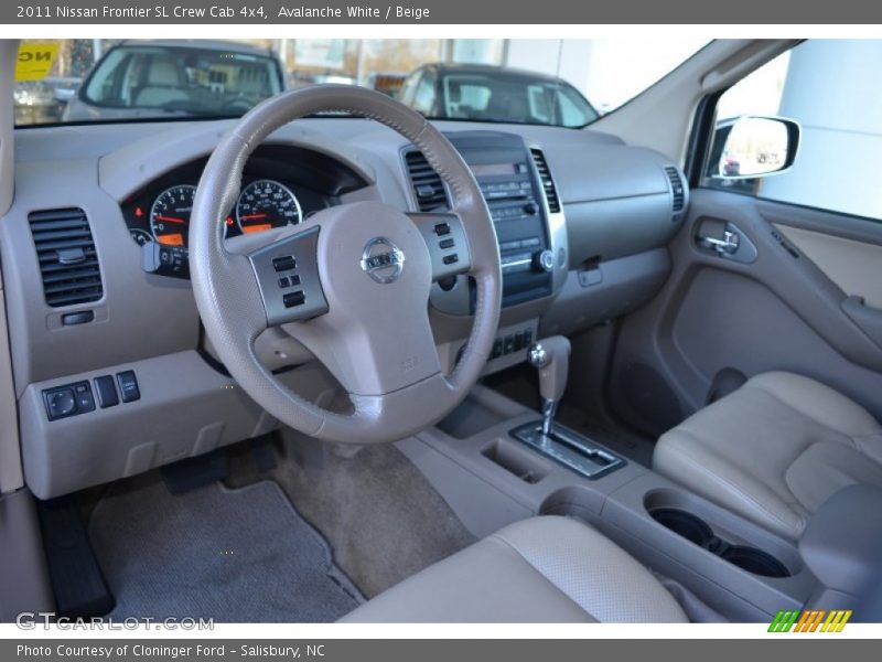 Avalanche White / Beige 2011 Nissan Frontier SL Crew Cab 4x4