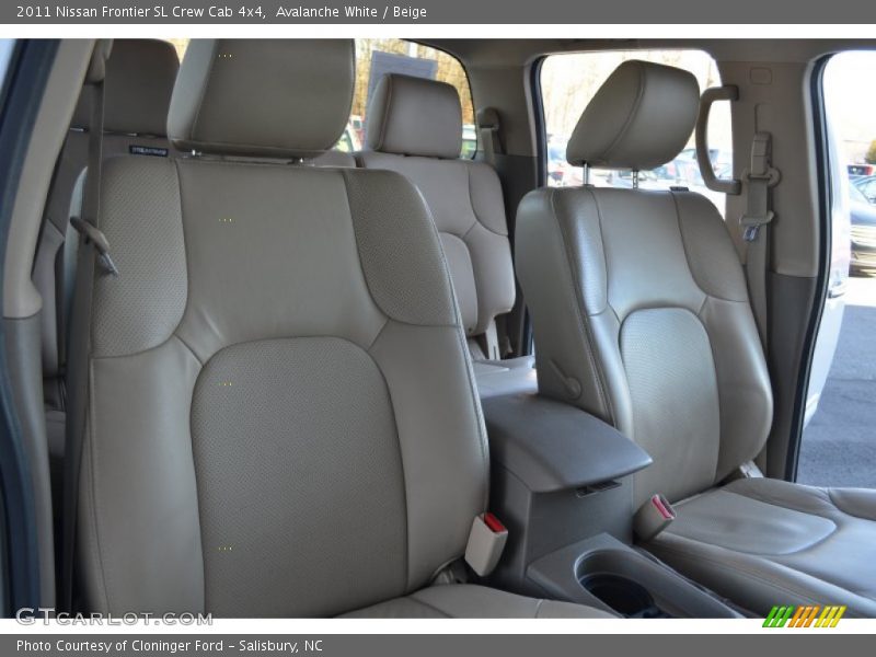 Avalanche White / Beige 2011 Nissan Frontier SL Crew Cab 4x4