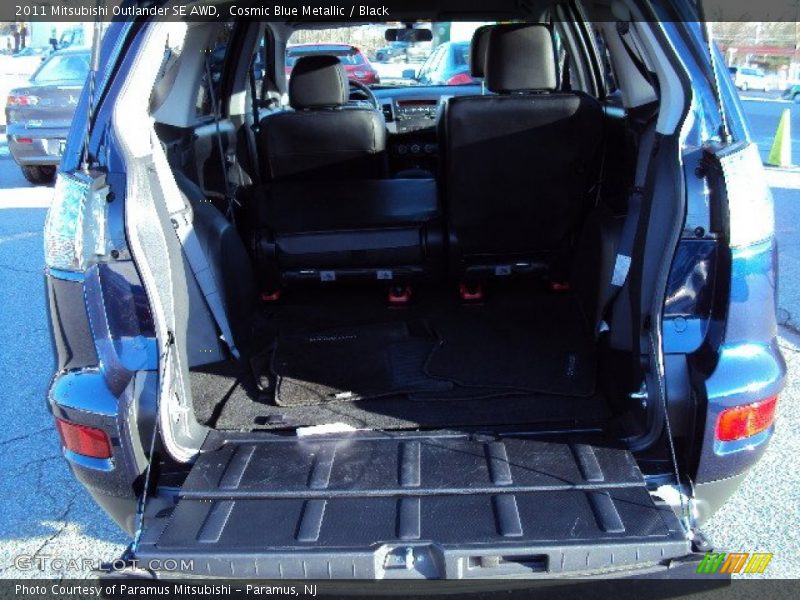 Cosmic Blue Metallic / Black 2011 Mitsubishi Outlander SE AWD