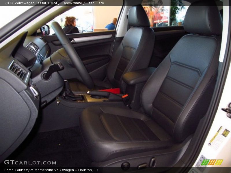 Candy White / Titan Black 2014 Volkswagen Passat TDI SE