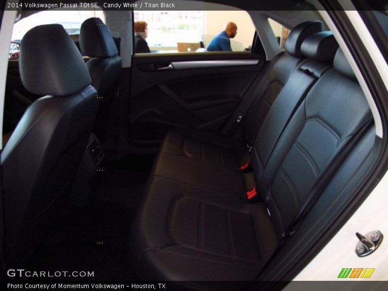 Candy White / Titan Black 2014 Volkswagen Passat TDI SE