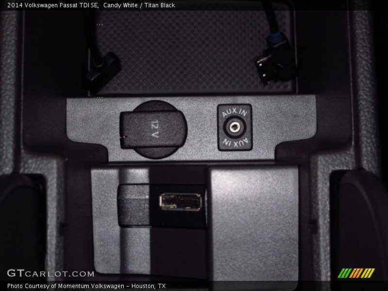 Candy White / Titan Black 2014 Volkswagen Passat TDI SE