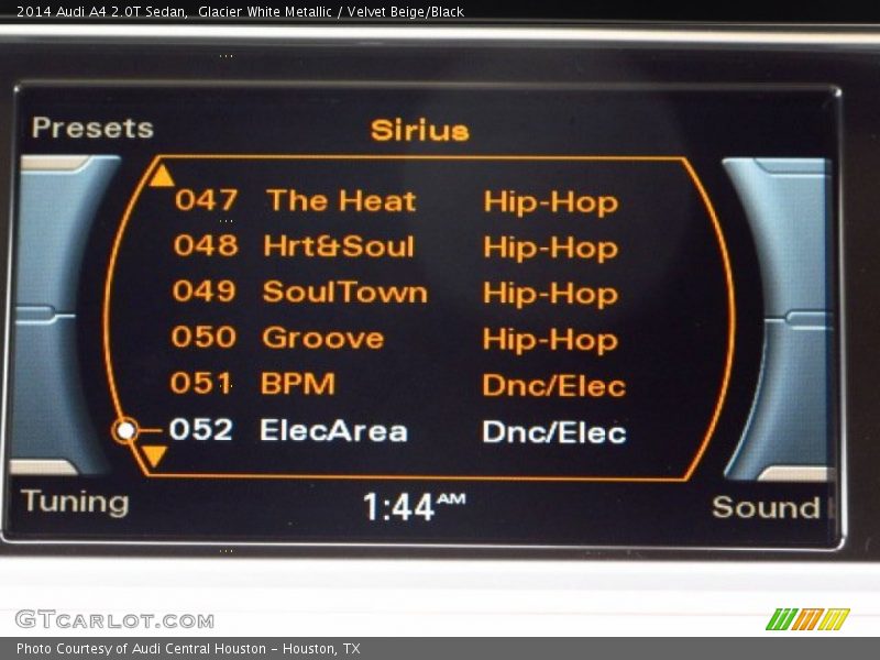 Glacier White Metallic / Velvet Beige/Black 2014 Audi A4 2.0T Sedan