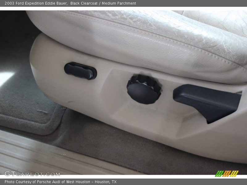 Black Clearcoat / Medium Parchment 2003 Ford Expedition Eddie Bauer