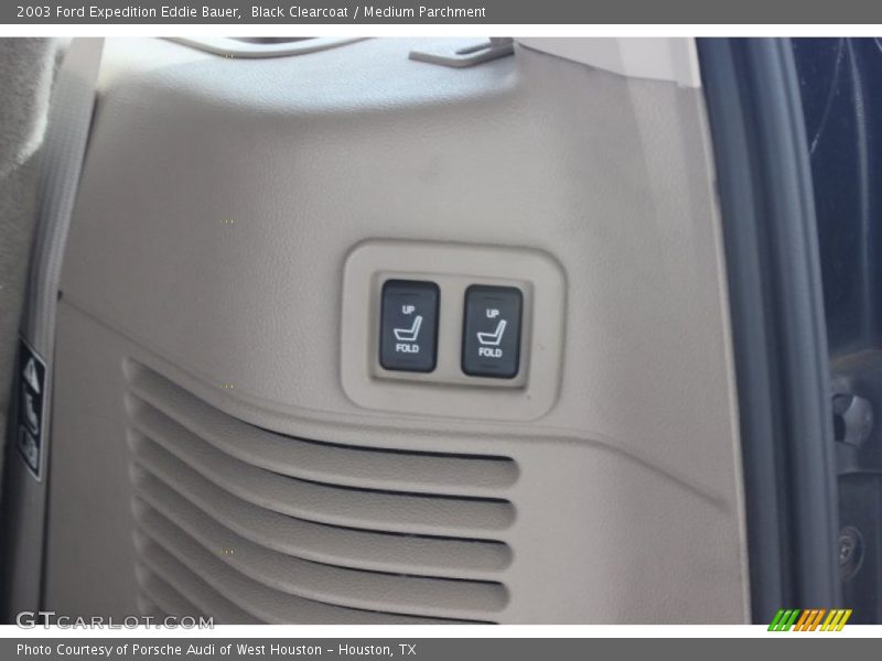 Black Clearcoat / Medium Parchment 2003 Ford Expedition Eddie Bauer