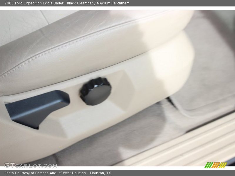 Black Clearcoat / Medium Parchment 2003 Ford Expedition Eddie Bauer