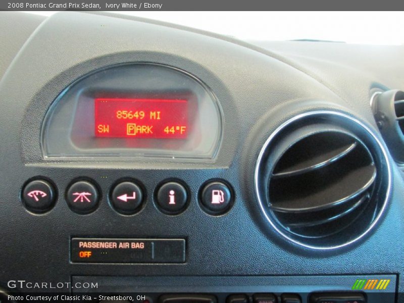 Ivory White / Ebony 2008 Pontiac Grand Prix Sedan