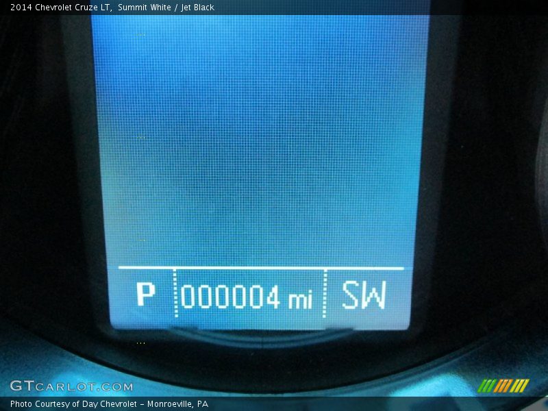 Summit White / Jet Black 2014 Chevrolet Cruze LT