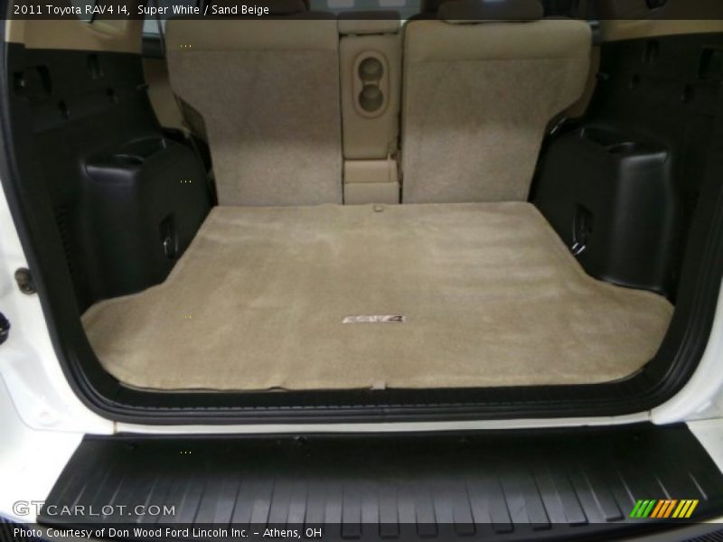 Super White / Sand Beige 2011 Toyota RAV4 I4