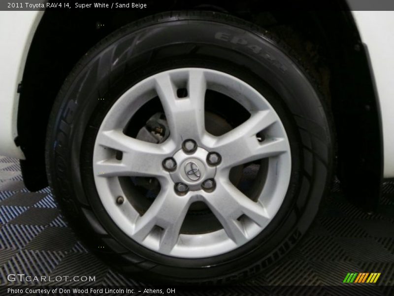 Super White / Sand Beige 2011 Toyota RAV4 I4