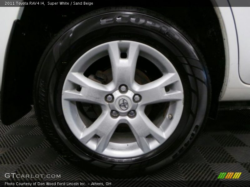 Super White / Sand Beige 2011 Toyota RAV4 I4
