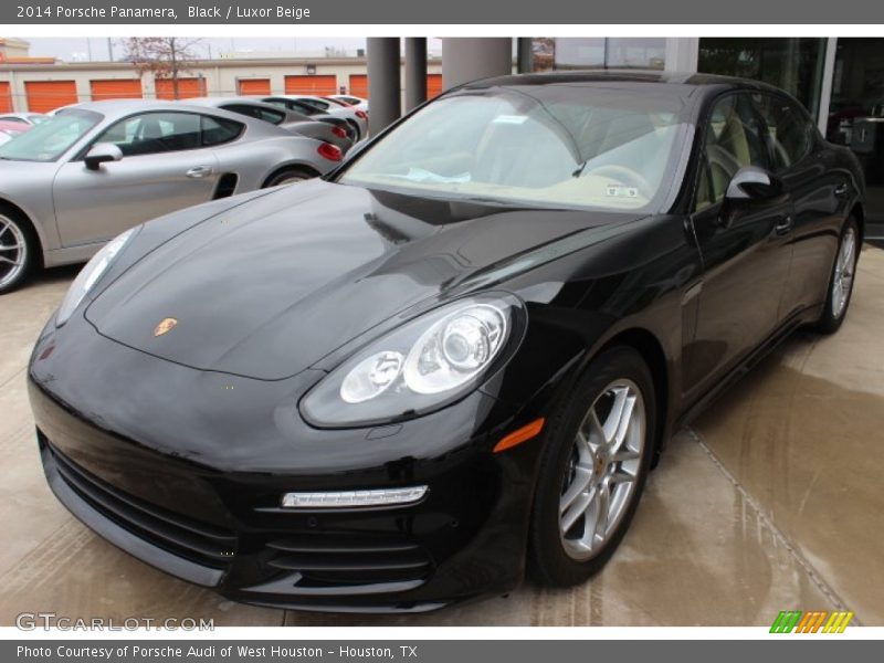 Front 3/4 View of 2014 Panamera 