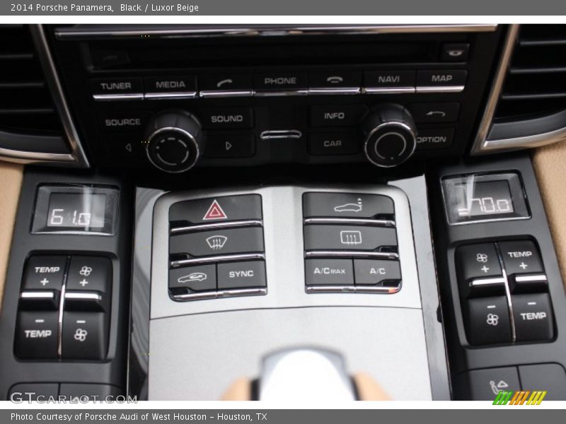 Controls of 2014 Panamera 