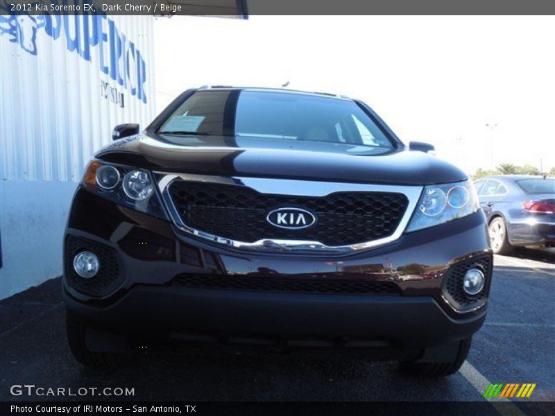 Dark Cherry / Beige 2012 Kia Sorento EX