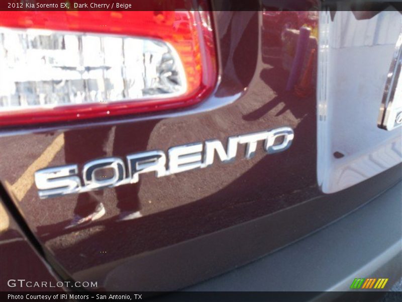Dark Cherry / Beige 2012 Kia Sorento EX