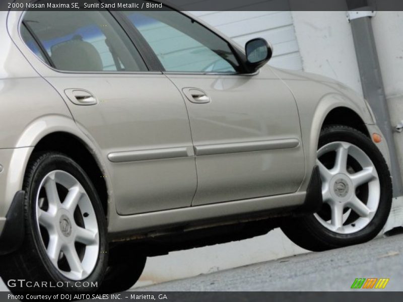 Sunlit Sand Metallic / Blond 2000 Nissan Maxima SE
