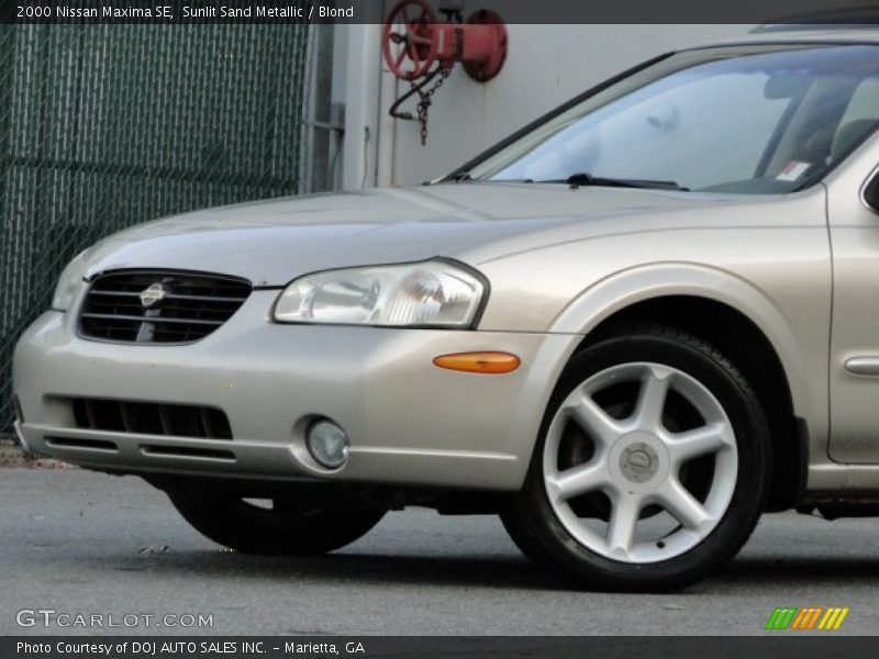Sunlit Sand Metallic / Blond 2000 Nissan Maxima SE