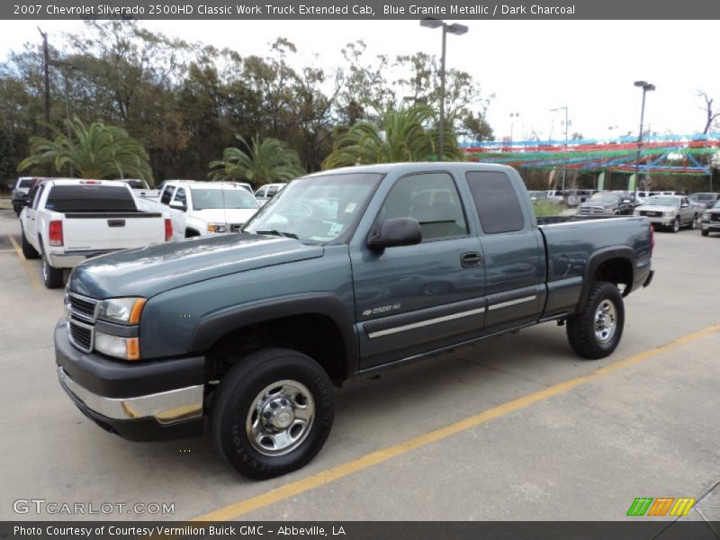 Front 3/4 View of 2007 Silverado 2500HD Classic Work Truck Extended Cab