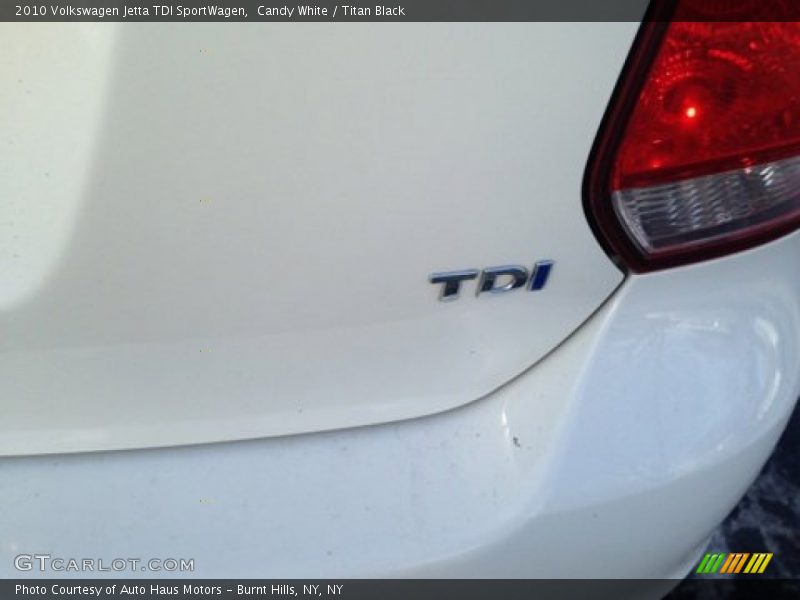 Candy White / Titan Black 2010 Volkswagen Jetta TDI SportWagen